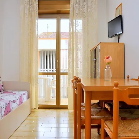 Apartamento Adorable Flat For 5 Guests In A Great Location Bibione