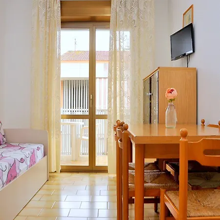 Adorable Flat For 5 Guests In A Great Location Bibione